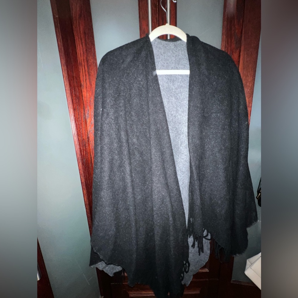 BANANA REPUBLIC WOOL BLEND WRAP